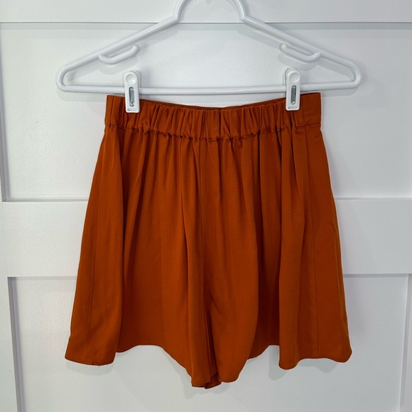 ASOS Design Rust Colored Short - Picture 2 of 3